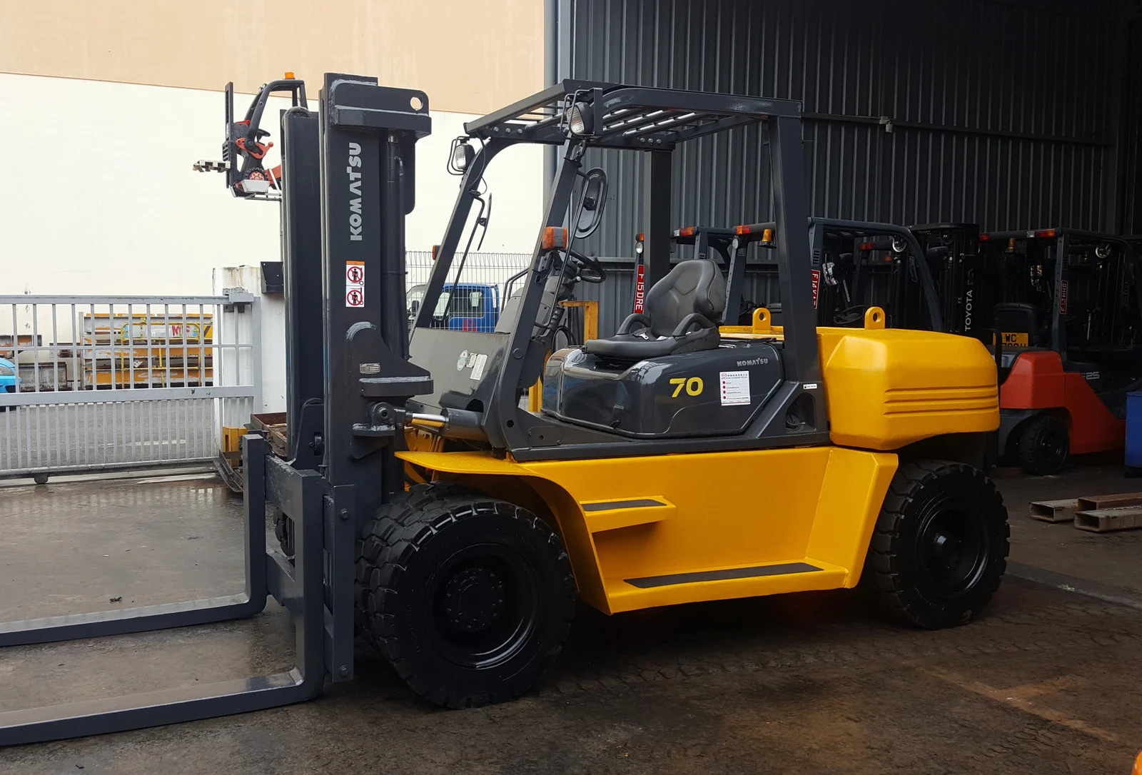 Komatsu FD70-7